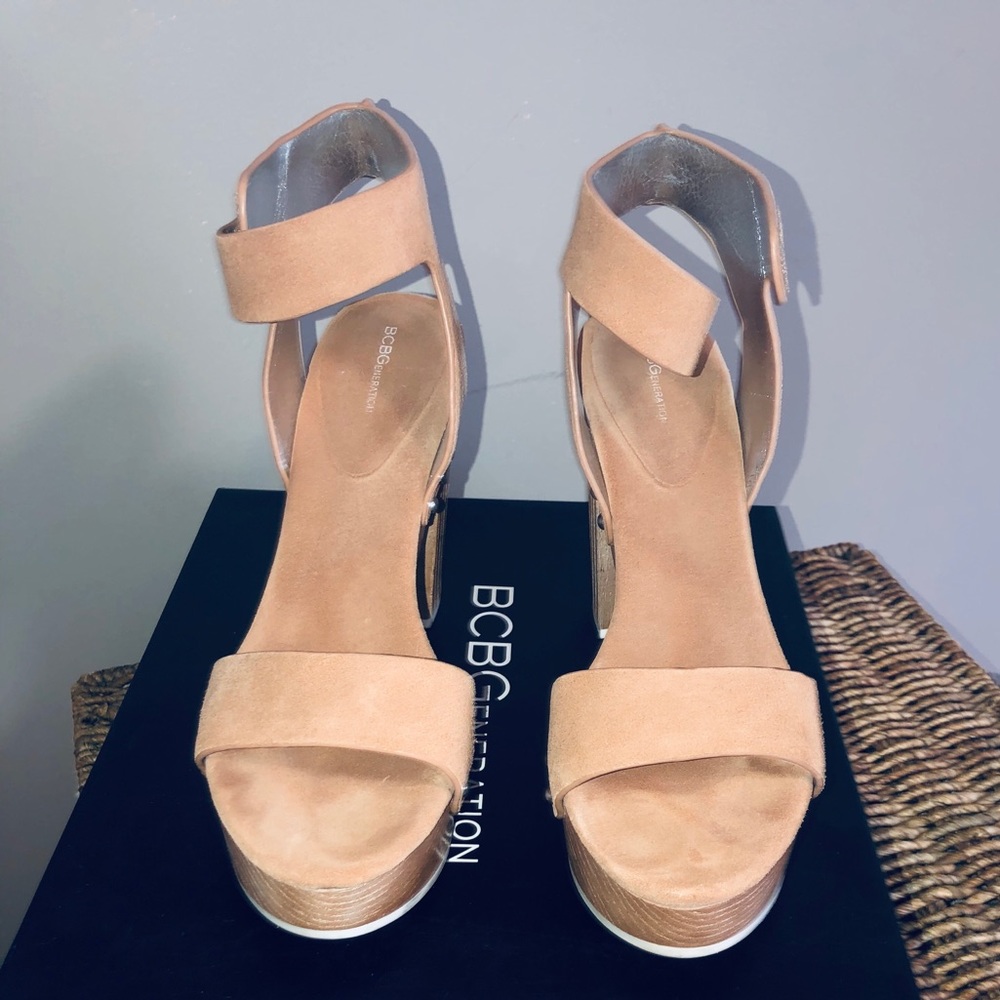 BCBG Generation Stacked sandals Great Condition